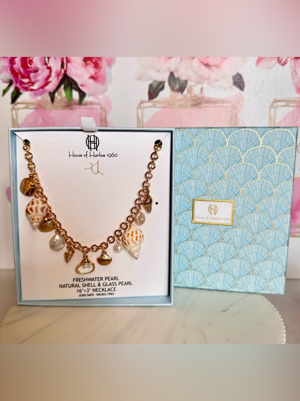 House of Harlow 1960 Gold Freshwater Pearl & Natural Shell Charm Necklace NIB - Picture 3 of 3